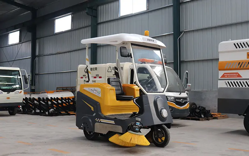 Electric road sweeper
