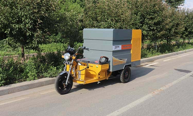 Street Washing Vehicles Tricycle Use Method