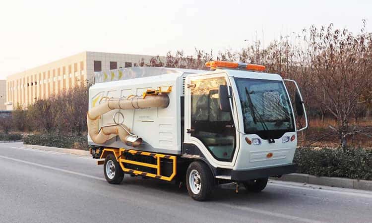 Multifunctional Leaf Collection Vehicle 