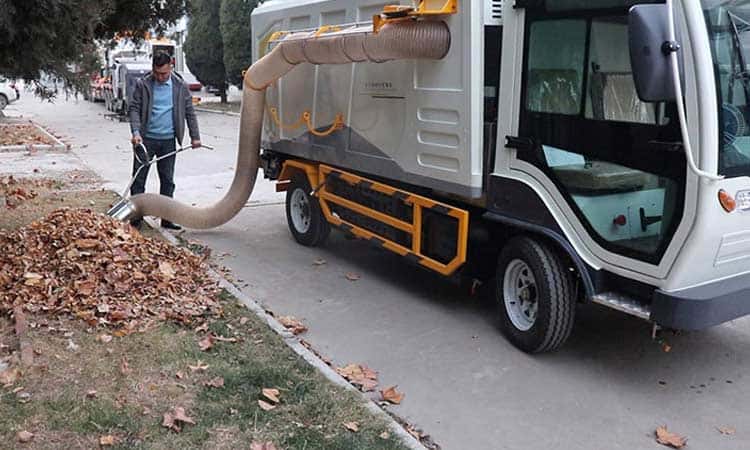 automatic leaf collector truck