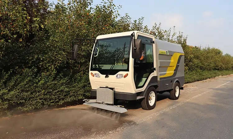 Pure electric high pressure road washing vehicle BY-C15