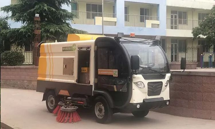 Electric four wheel washing and sweeping vehicle