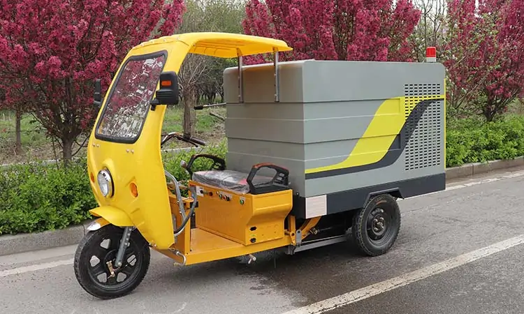 Advantages Of Electric Three-wheel High-pressure Cleaning Vehicles