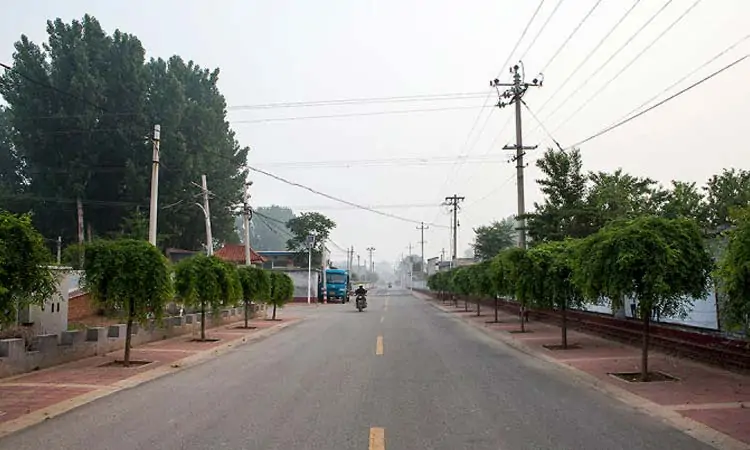 clean rural street4