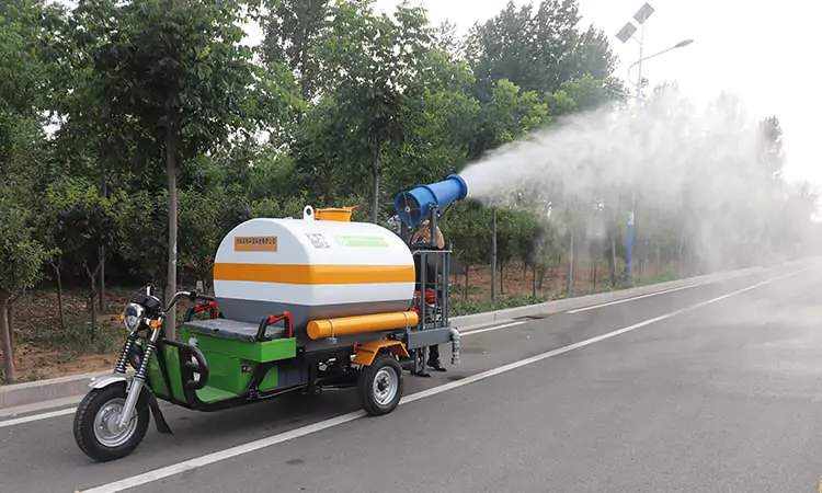 Three-wheeled sprinkler to spray dust