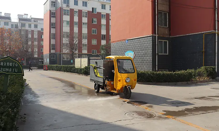 high-pressure road washing tricycle