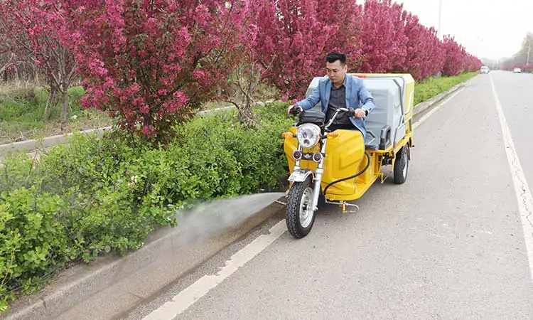 Electric Small Street Washer Vehicle Tricycle BY-C5 Product pictures