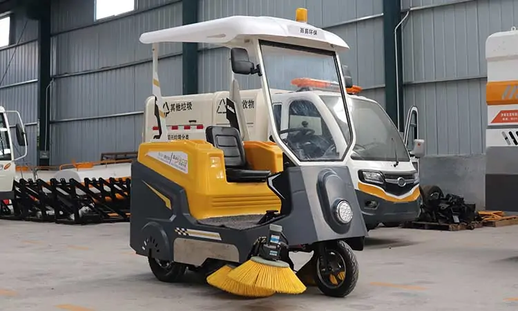Precautions for small electric sweepers in rainy season_Road sweeper