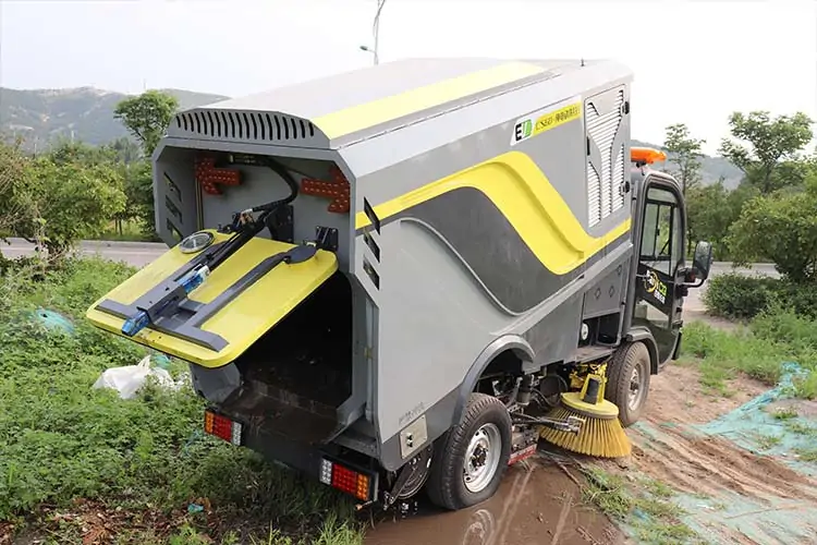 Efficient and fast cleaning of roads, road washing and sweeping vehicle