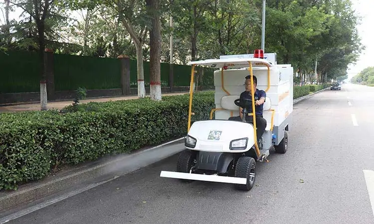 Small four-wheel road multifunctional high-pressure cleaning vehicle