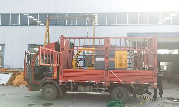 electric road washer cleaning tricycle for loading and delivery货现场