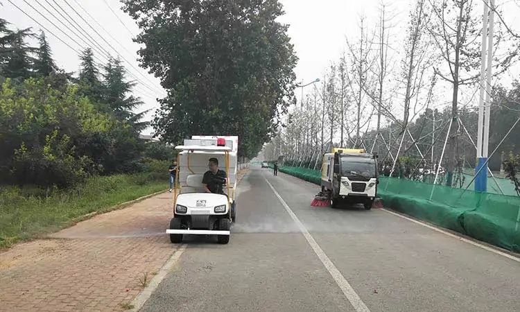 Sidewalk operation of small sanitation four-wheel high-pressure washing vehicle