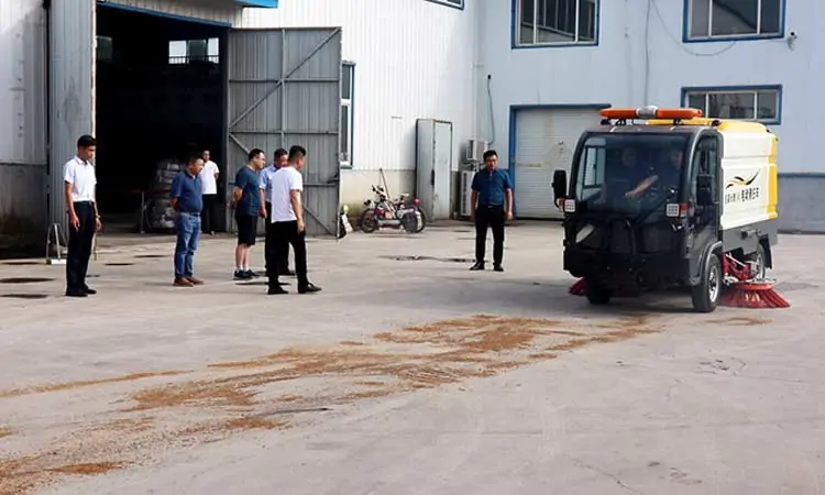 Demonstration Of Cleaning Ability Of Sanitation Electric Street Sweeper
