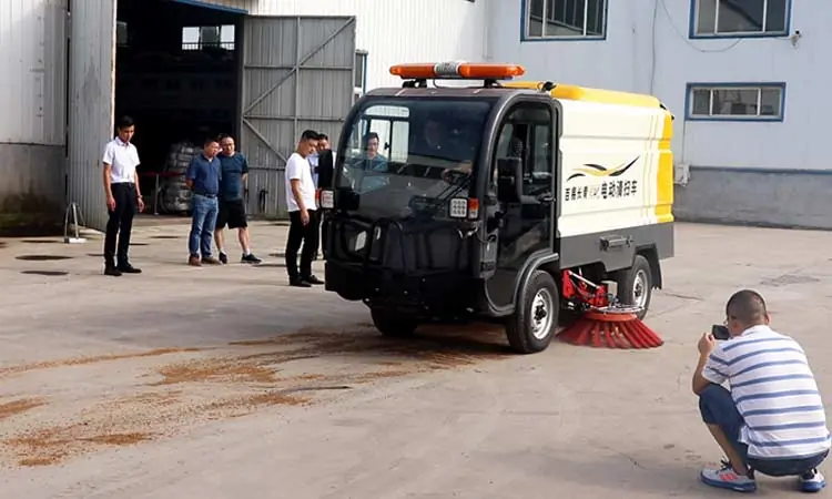 Demonstration Of Cleaning Ability Of Sanitation Electric Street Sweeper