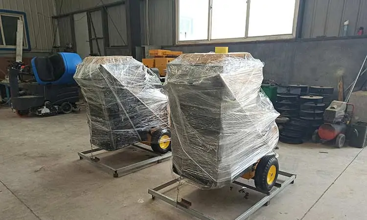 Hand-push leaf suction machine packaged for delivery
