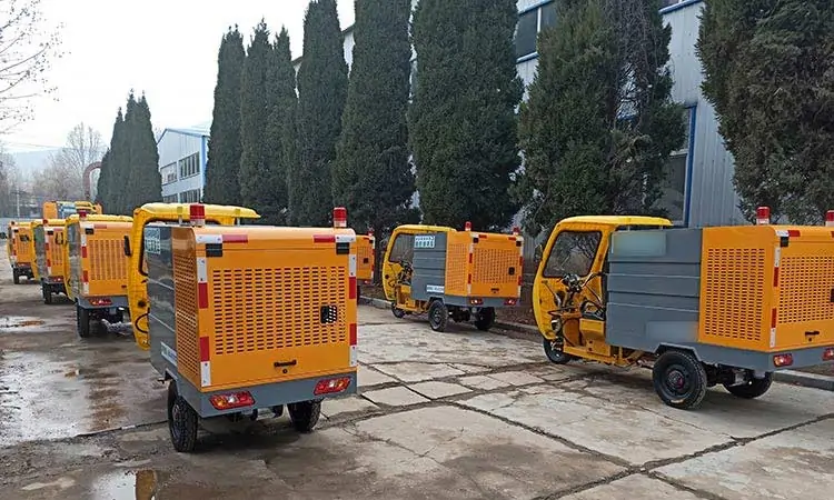 Multifunctional small high pressure cleaning vehicle