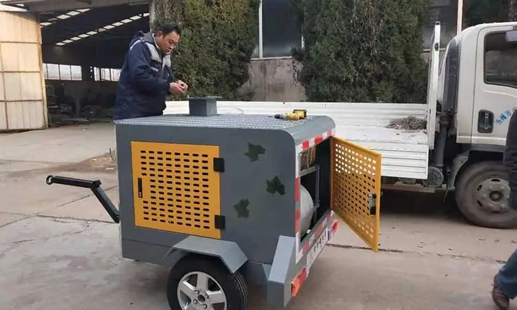 A New Truck Loader Leaf Vacuum