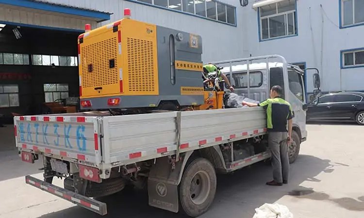 Small multi-function road washing truck vehicle sent to Heze