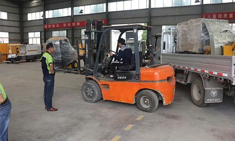 The hand-push Leaf Collection Machine was sent to a sanitation in Shenzhen