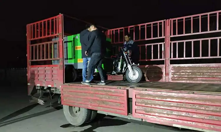 High Temperature Street Washing Tricycle Truck Sent To Luoyang