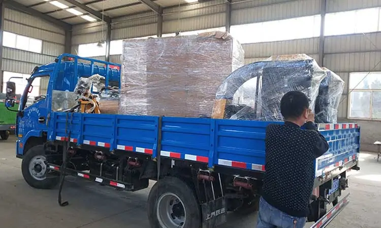 Three-wheel Street Washer Truck And Leaf Collector Vacuum Are Sent To Qinghai