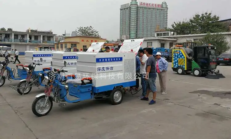 Street washer truck in Zhangdian environmental sanitation Bureau