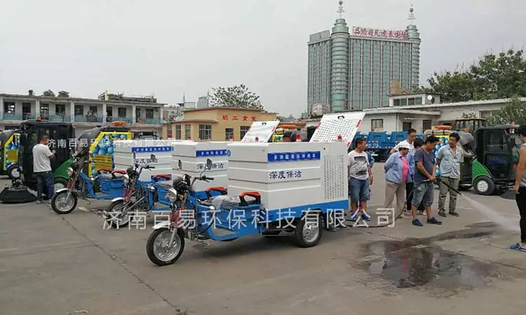 Street washer truck in Zhangdian environmental sanitation Bureau