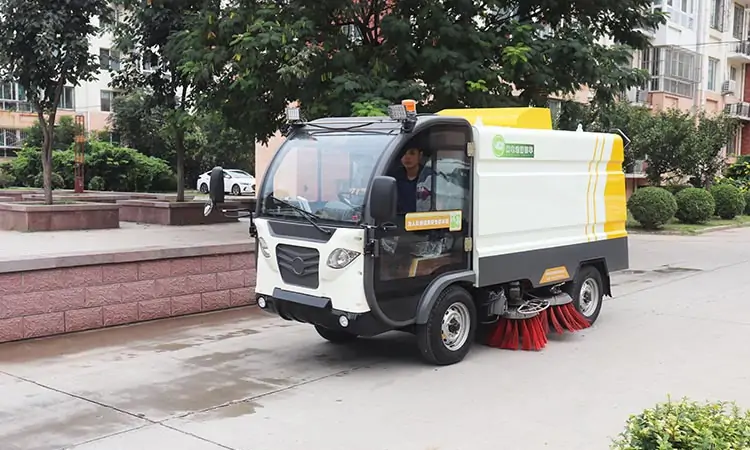 Electric Sweeping car community cleaning operation