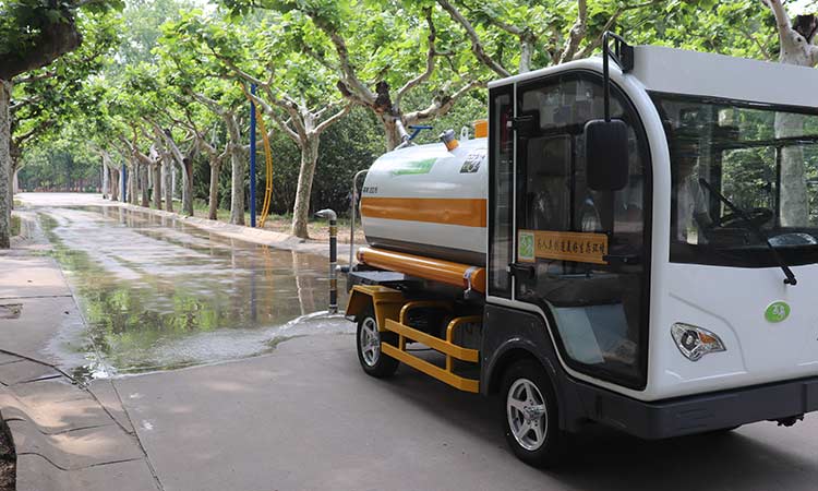 easy operate greening sprinkler truck