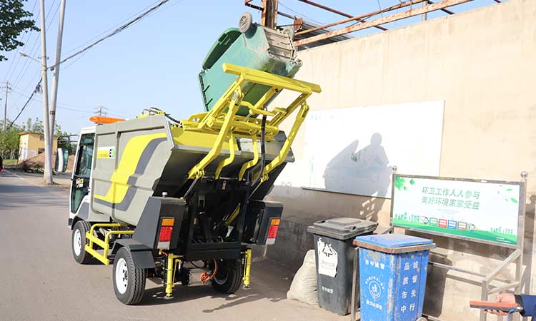 How to choose a electric rear loader garbage truck？