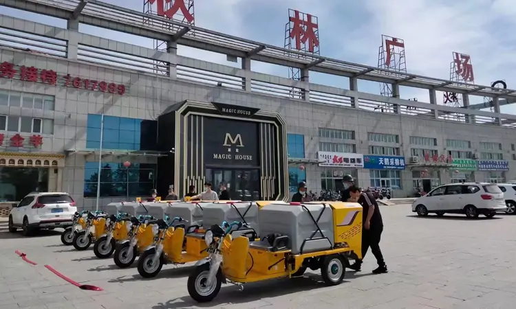 A batch of small electric three-wheel street washing truck have been delivered
