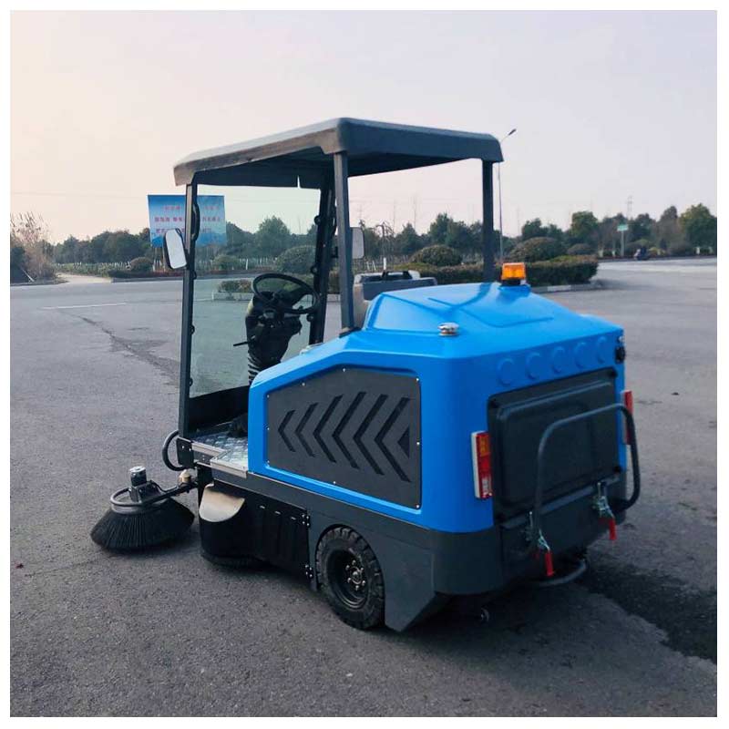 Electric Ride On Sweeper --Baiyi Equipment