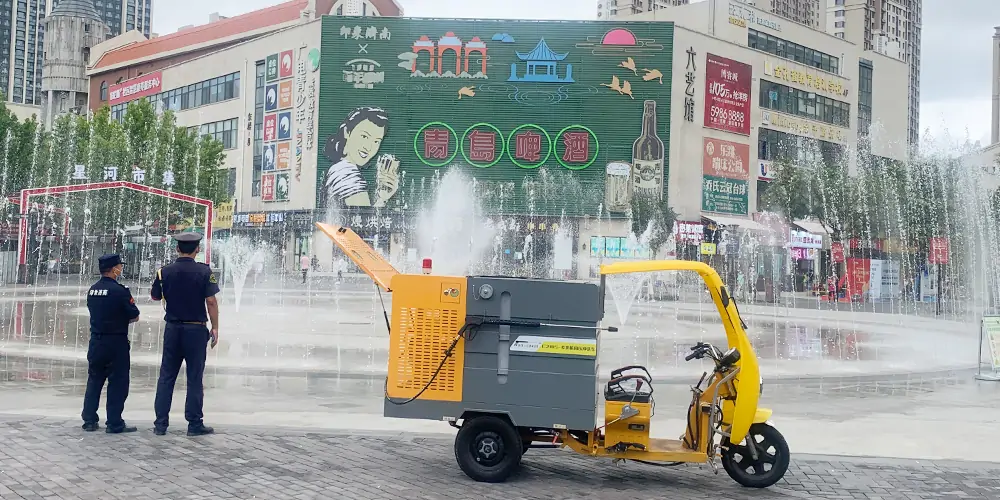Electric Tricycle Street Washers For Sidewalks And Bike Lanes