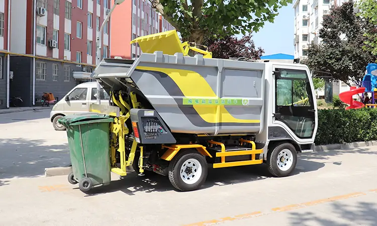 Small Waste Collection Vehicle