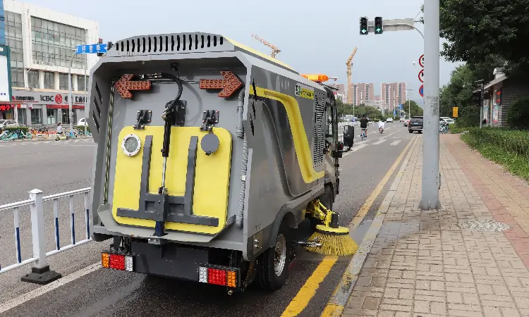 How About The Cleaning Effect Of Electric Road Sweeper
