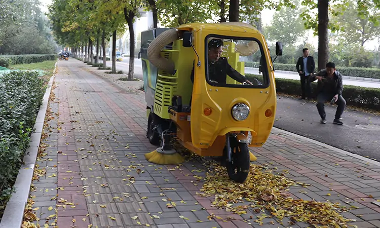 Leaf Collecting Tricycle Collect Big Leaves Equipment