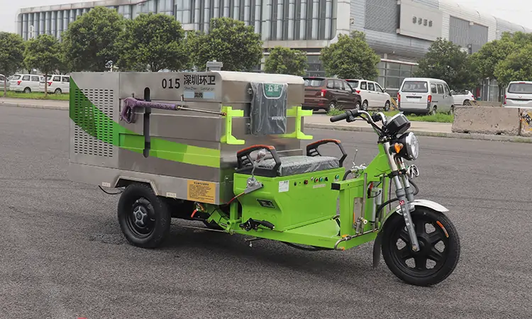 Spray and Disinfect with Electric Street Washing Vehicle