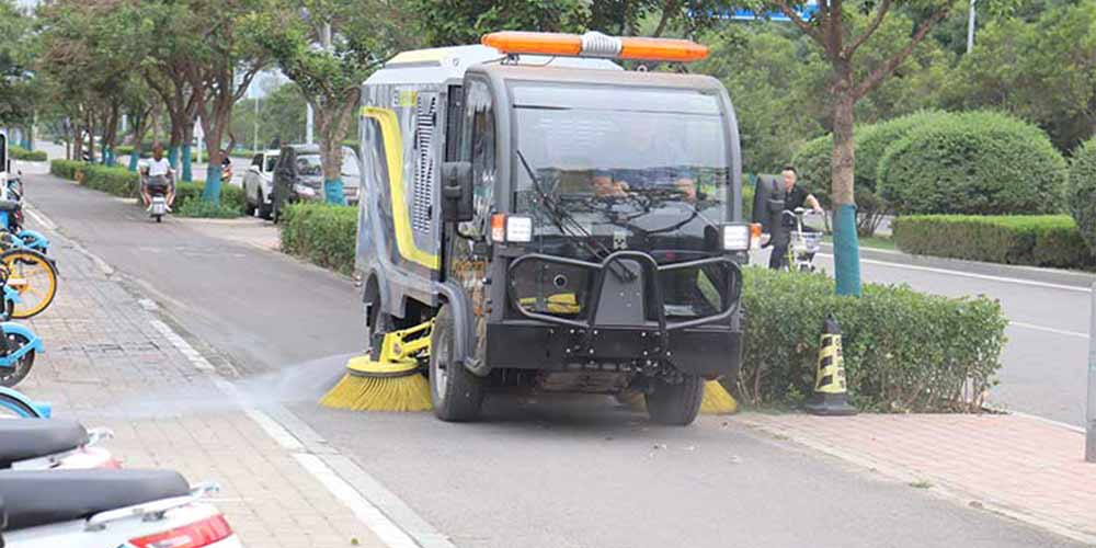ELectric Street Sweeper, Road Stain Cleaning "Expert"