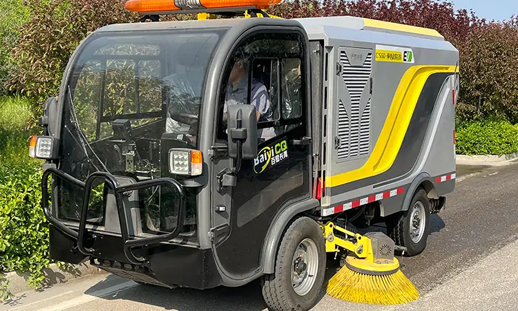 Electric Street Sweeper Is Easy To Use