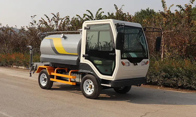 What Are the Advantages of Electric Water Spray Truck