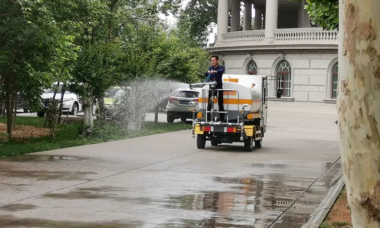 The 2000L Electric Sprinkler Truck in What Scenarios Is Used