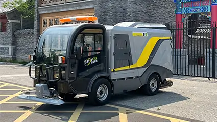 Electric deep clean road sweeperBY-C30Vehicle chassis