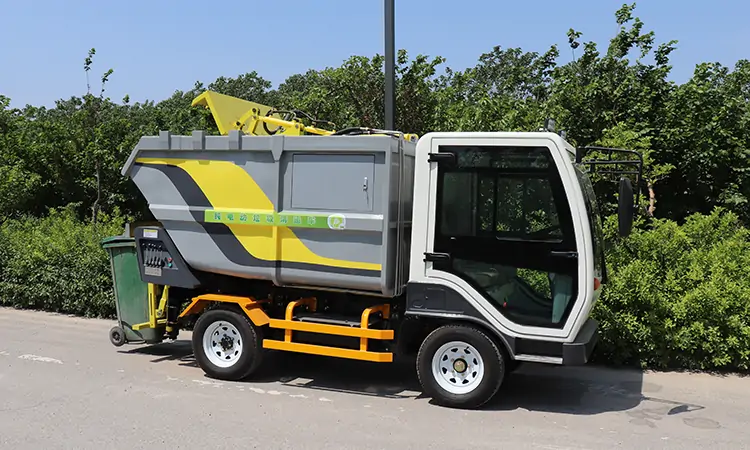 Self-loading Small Garbage Truck Baiyi-L35: Streamlining Waste Collection