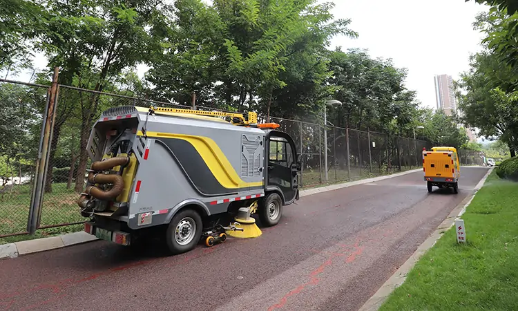 Using New Mini Street Sweepers in Cities