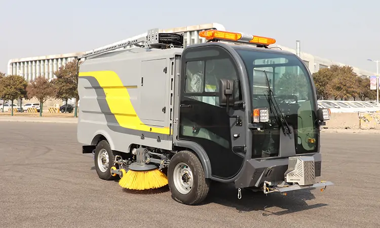 Can pure electric sweepers be used in places like parking lots?