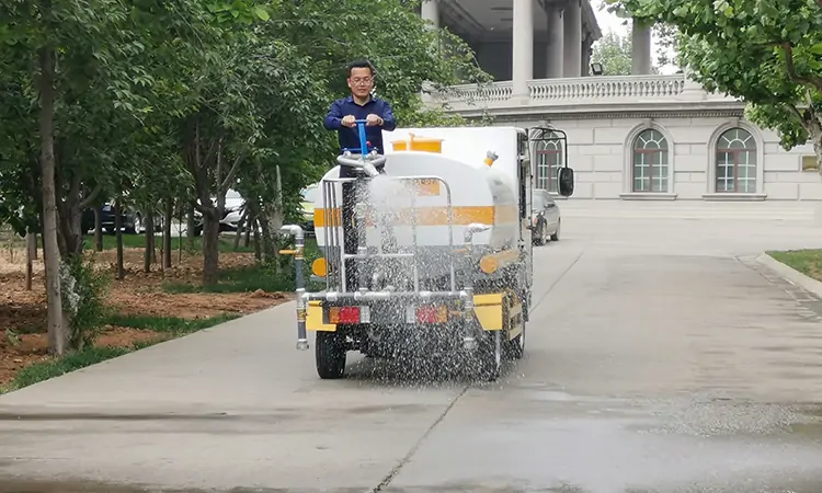 Brief Description of New Small Electric Sprinkler Truck