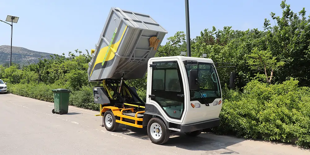 Pure electric garbage collector to solve the current property community garbage transfer