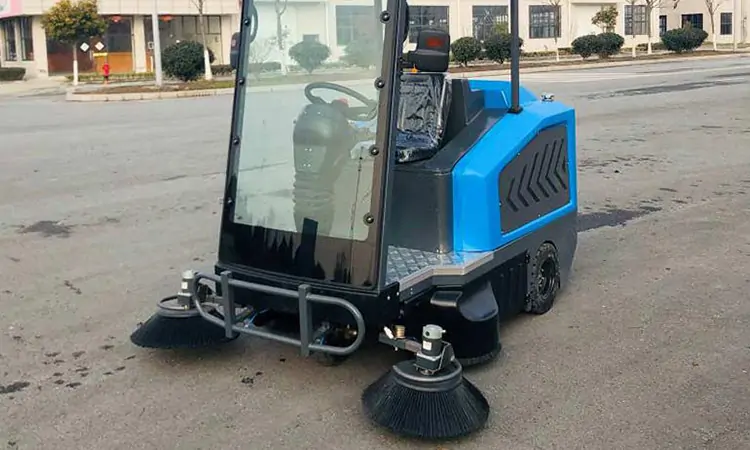 Small Electric Sweepers Can Improve Factory Efficiency