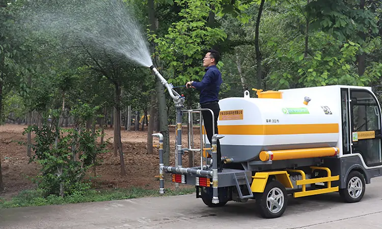 The Benefits of Small Electric Sprinkler Vehicles for Campus Cleaning