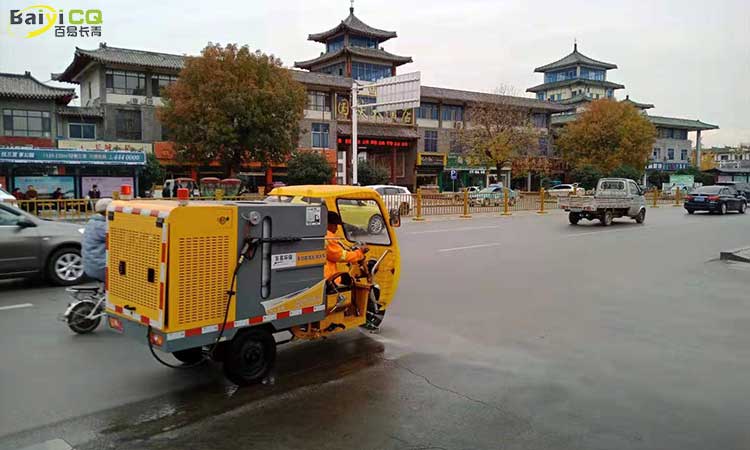 Small Sanitation Vehicle with High-Pressure Cleaning